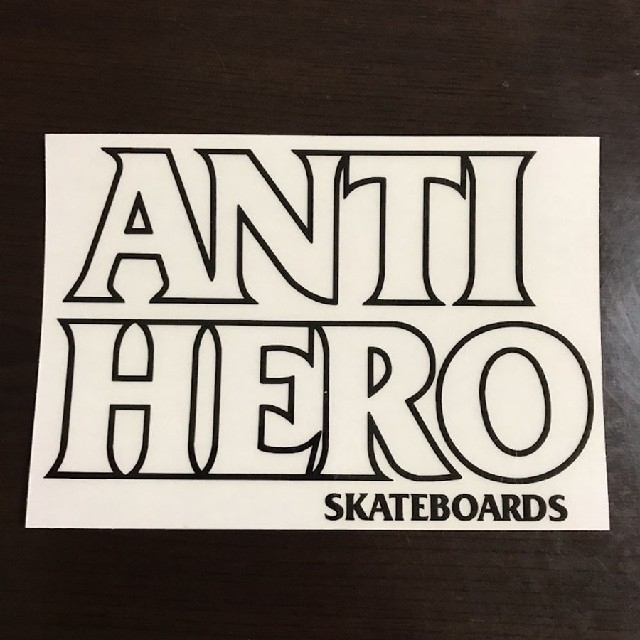 ANTIHERO(アンチヒーロー)の(縦10.8cm横15.6cm)ANTIHERO アンチヒーローステッカー スポーツ/アウトドアのスポーツ/アウトドア その他(スケートボード)の商品写真