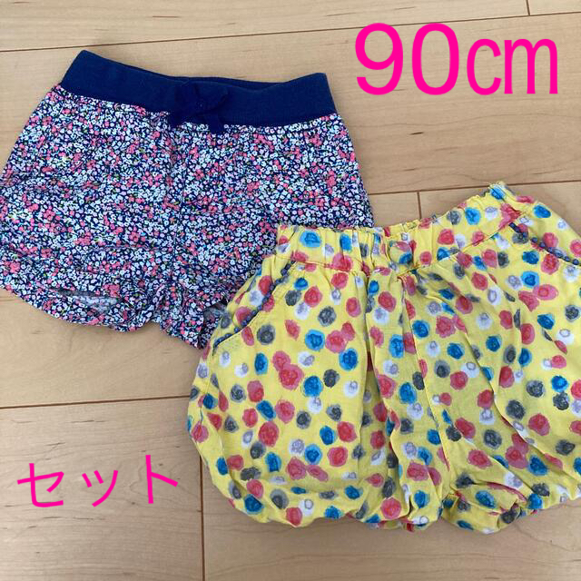 90㎝　ショートパンツ 二枚セット　小花柄　カボチャパンツ キッズ/ベビー/マタニティのキッズ服女の子用(90cm~)(パンツ/スパッツ)の商品写真