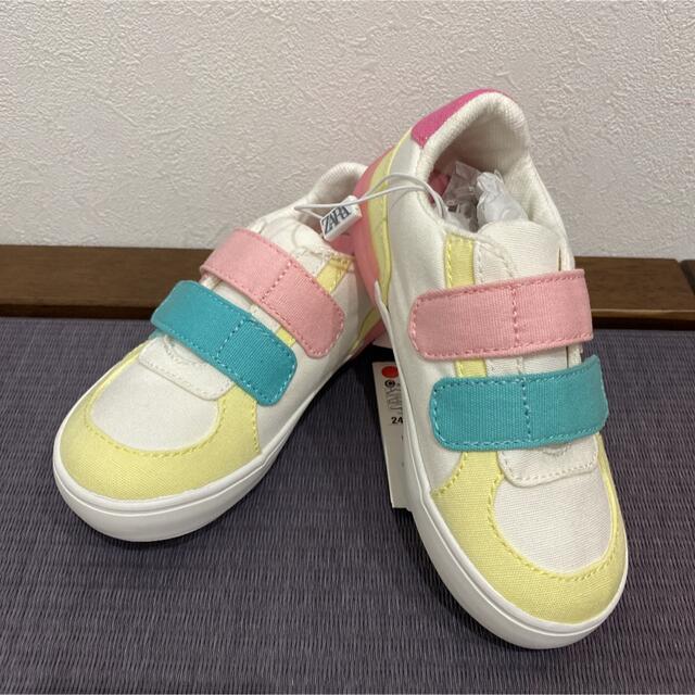 ZARA KIDS(ザラキッズ)の新品　ZARABaby ザラベイビー  スニーカー 15cm 女の子  ピンク キッズ/ベビー/マタニティのキッズ靴/シューズ(15cm~)(スニーカー)の商品写真