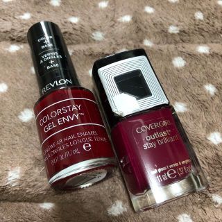 レブロン(REVLON)のマニキュア2本セット　赤、紅(マニキュア)