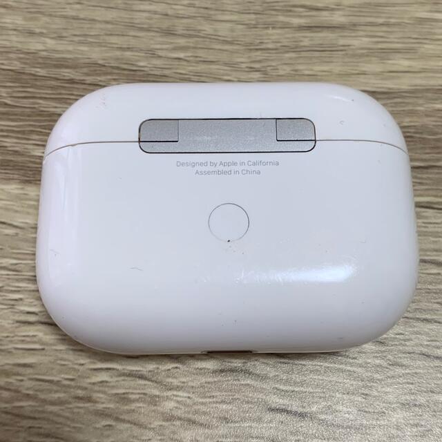 APPLE AirPods Pro ケースのみ スマホ/家電/カメラのオーディオ機器(ヘッドフォン/イヤフォン)の商品写真