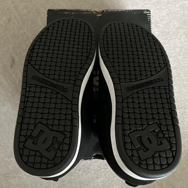 DC SHOES(ディーシーシューズ)の未使用品！DC COURT GRAFFIK 28cm メンズの靴/シューズ(スニーカー)の商品写真