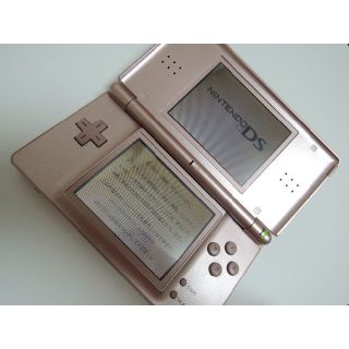 ニンテンドーDS(ニンテンドーDS)のNINTENDO　DS　Lite　送料込！　可愛いメタリックローズ♪(携帯用ゲーム機本体)