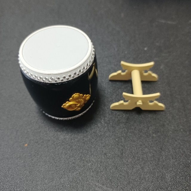 80%OFF!】 締め太鼓 牛 革 和太鼓 バチ付き 台付き 平太鼓 祭り 入門