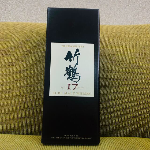 ウイスキー 竹鶴17年ピュアモルト 黒箱 700ml ウイスキー 竹鶴17年ピュアモルト 黒箱 700ml
