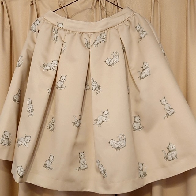 franche lippee(フランシュリッペ)のfranche lippee　ねこスカート　ベージュ レディースのスカート(ひざ丈スカート)の商品写真