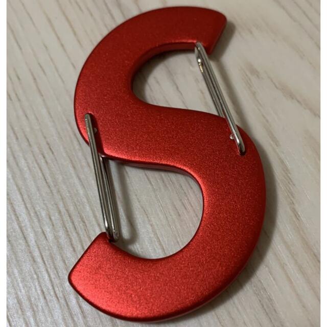 Supreme(シュプリーム)のSupreme Nite Ize S Logo Keychain Red 赤 メンズのファッション小物(キーホルダー)の商品写真