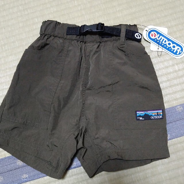 OUTDOOR(アウトドア)の《新品タグ付き》アウトドア　ナイロンハーフパンツ　カーキ90 キッズ/ベビー/マタニティのキッズ服男の子用(90cm~)(パンツ/スパッツ)の商品写真