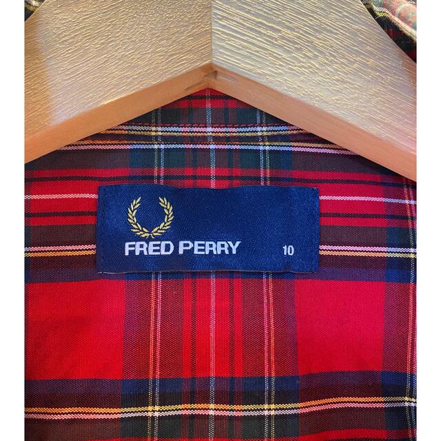 FRED PERRY(フレッドペリー)のFRED PERRY ボタンシャツ レディースのトップス(シャツ/ブラウス(長袖/七分))の商品写真