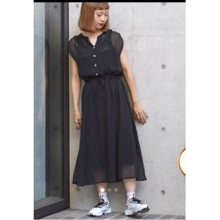 ダブルクローゼット(w closet)の☆新品☆w closet ドット柄ノースリーブワンピース 値下げ不可(ロングワンピース/マキシワンピース)