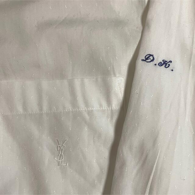 Yves Saint Laurent Beaute(イヴサンローランボーテ)のSAINT LAURENT メンズ白シャツ メンズのトップス(シャツ)の商品写真