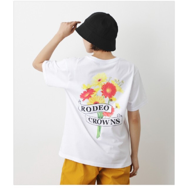 RODEO CROWNS WIDE BOWL(ロデオクラウンズワイドボウル)のRCWB RIBBON FLOWER Tシャツ レディースのトップス(Tシャツ(半袖/袖なし))の商品写真