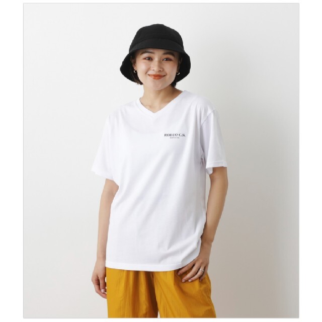 RODEO CROWNS WIDE BOWL(ロデオクラウンズワイドボウル)のRCWB RIBBON FLOWER Tシャツ レディースのトップス(Tシャツ(半袖/袖なし))の商品写真