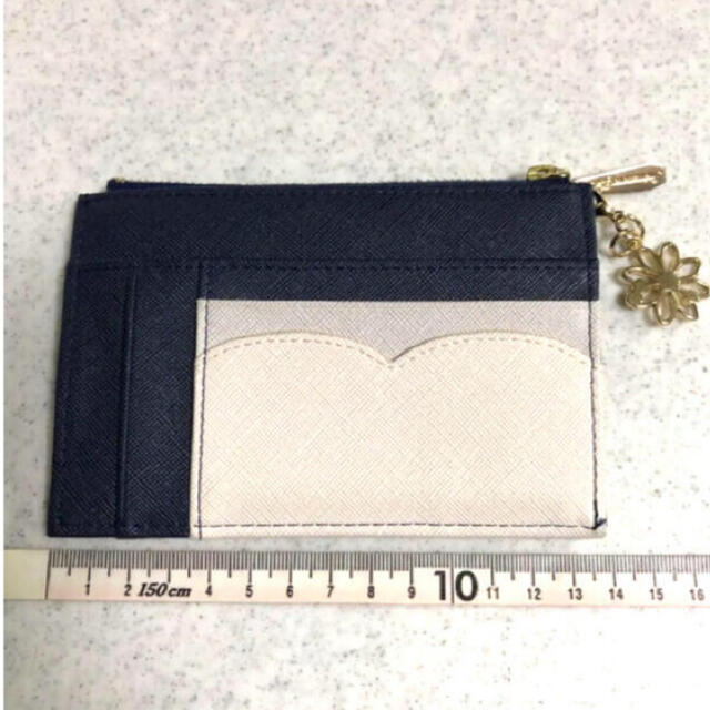 LIZ LISA(リズリサ)のLIZLISA レディースミニ財布 カード入れ レディースのファッション小物(財布)の商品写真