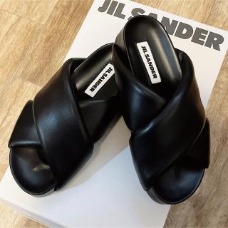 ジルサンダー(Jil Sander)の人気 JIL SANDER ジルサンダー レザー クロス フラット サンダル(サンダル)