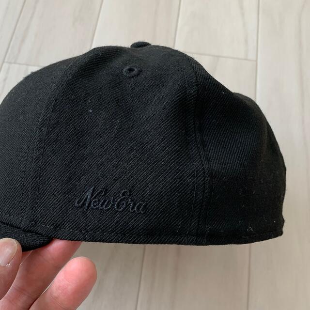 ESSENTIALS NEWERA 7 1/2 ブラック