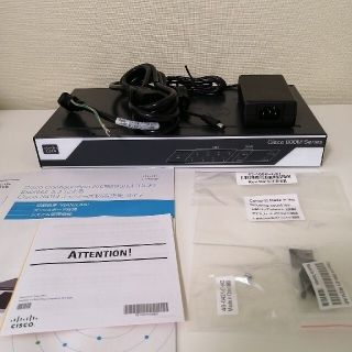【中古品　美品】Cisco C841M-8X　ルータ　1台(PC周辺機器)