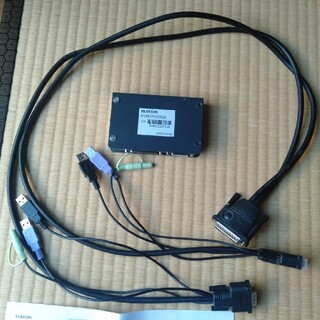 エレコム(ELECOM)の便利！ELECOM DVI対応 USB2.0パソコン切替器KVM-DVHDU2(PC周辺機器)