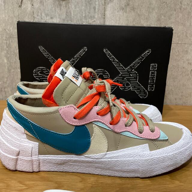 sacai(サカイ)のNike sacai KAWS Blazer Low カウズ サカイ ブレーザー メンズの靴/シューズ(スニーカー)の商品写真