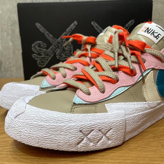 sacai(サカイ)のNike sacai KAWS Blazer Low カウズ サカイ ブレーザー メンズの靴/シューズ(スニーカー)の商品写真