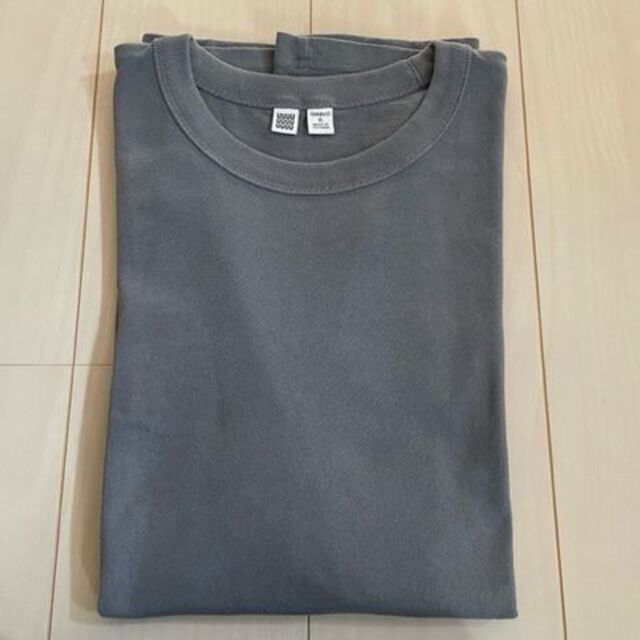 UNIQLO(ユニクロ)の《格安》ユニクロ UNIQLO クルーネック Tシャツ 半袖 グレー XLサイズ メンズのトップス(Tシャツ/カットソー(半袖/袖なし))の商品写真