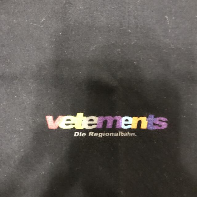 ヴェトモン　オーバーサイズTシャツ　VETEMENTS メンズのトップス(Tシャツ/カットソー(半袖/袖なし))の商品写真