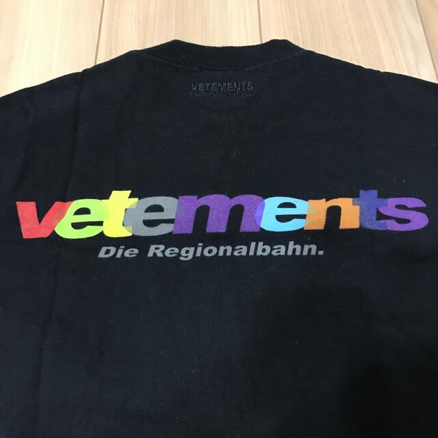 ヴェトモン　オーバーサイズTシャツ　VETEMENTS メンズのトップス(Tシャツ/カットソー(半袖/袖なし))の商品写真