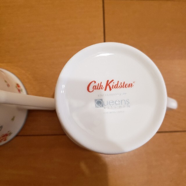 Cath Kidston(キャスキッドソン)のキャス・キッドソン　ペアカップ インテリア/住まい/日用品のキッチン/食器(グラス/カップ)の商品写真