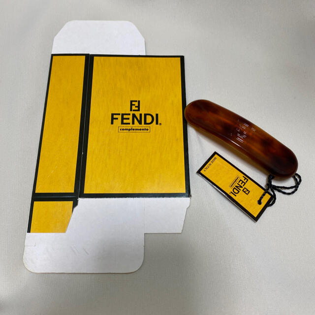 ○FENDI 未使用　フェンディ  バレッタ 茶○ 1