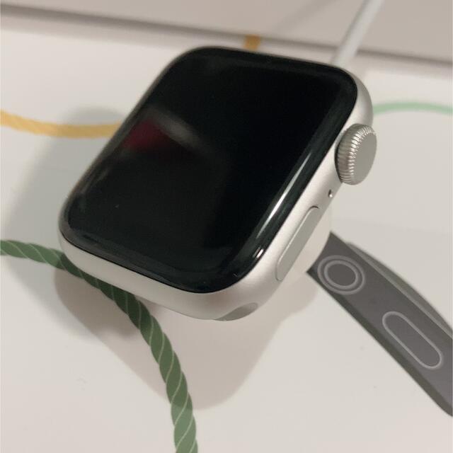 まとめ買いがお得 【美品】Apple Watch SE 40mm Silver Aliminum