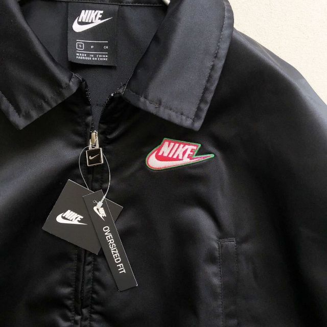 NIKE(ナイキ)の[ 新品 未使用 ] NIKE ナイキ ロングコート ジャケット 黒 Sサイズ レディースのジャケット/アウター(ロングコート)の商品写真