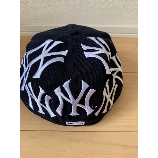 Supreme NEWERA 7 1/2 NAVY