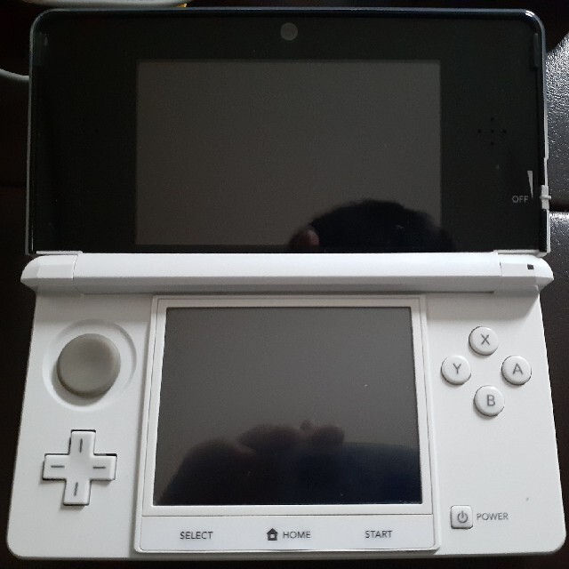 ニンテンドー3DS(ニンテンドー3DS)の最終値下げ　Nintendo 3DS 本体 アイスホワイト エンタメ/ホビーのゲームソフト/ゲーム機本体(携帯用ゲーム機本体)の商品写真