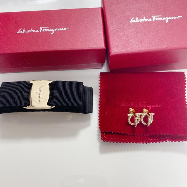 Ferragamo バレッタ ピアス セット