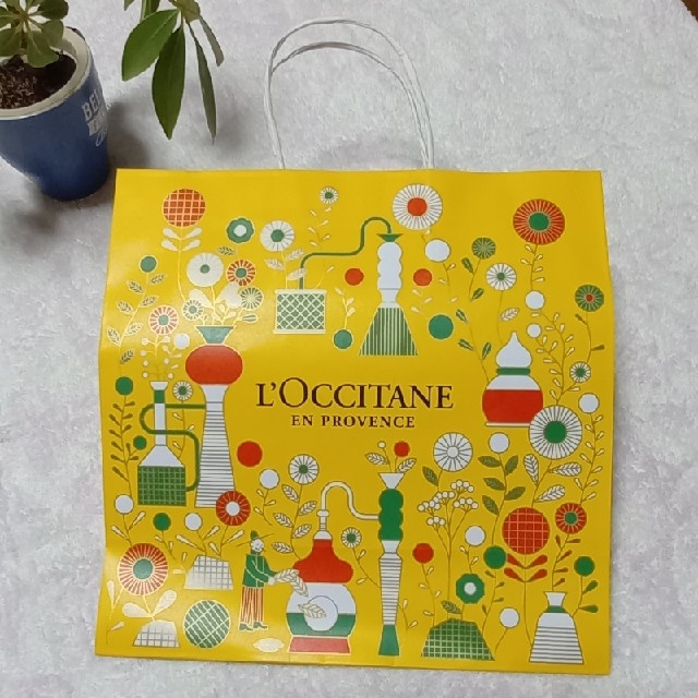 L'OCCITANE(ロクシタン)の【ディズニーラブ99.99様専用】L'OCCITANE  ハンドクリーム コスメ/美容のボディケア(ハンドクリーム)の商品写真