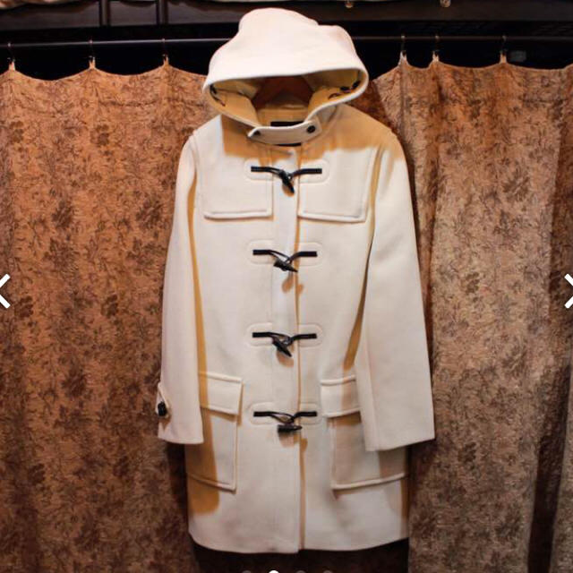 BURBERRY(バーバリー)のバーバリーロンドン白ダッフルコート レディースのジャケット/アウター(ダッフルコート)の商品写真