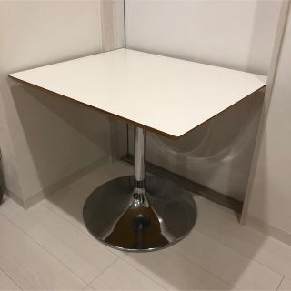 カリモクカグ(カリモク家具)のカフェテーブル　高さ60cm ラッパ脚(ダイニングテーブル)