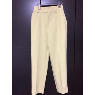 ザラ(ZARA)のZARA センタープレスパンツ　テーパードパンツ(カジュアルパンツ)