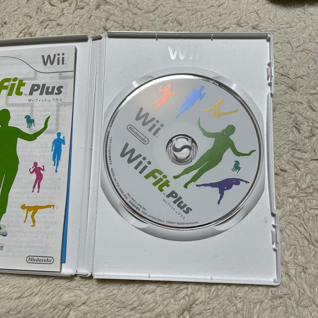 任天堂  Wii  Fit  plus (ウィーフィットプラス) エンタメ/ホビーのゲームソフト/ゲーム機本体(家庭用ゲームソフト)の商品写真