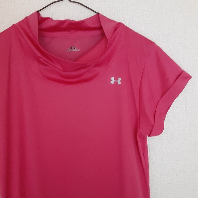 UNDER ARMOUR(アンダーアーマー)のUNDER ARMOUR トレーニングウェア　半袖　チュニック レディースのトップス(チュニック)の商品写真