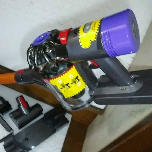 Dyson(ダイソン)のショートパイプ仕様 dyson ダイソン V8 FF コードレス掃除機 スマホ/家電/カメラの生活家電(掃除機)の商品写真