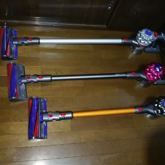 Dyson(ダイソン)のショートパイプ仕様 dyson ダイソン V8 FF コードレス掃除機 スマホ/家電/カメラの生活家電(掃除機)の商品写真