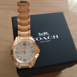 コーチ(COACH)の新品未使用☆ COACH　腕時計　シグネチャー柄　レディース　ローズゴールド(腕時計)