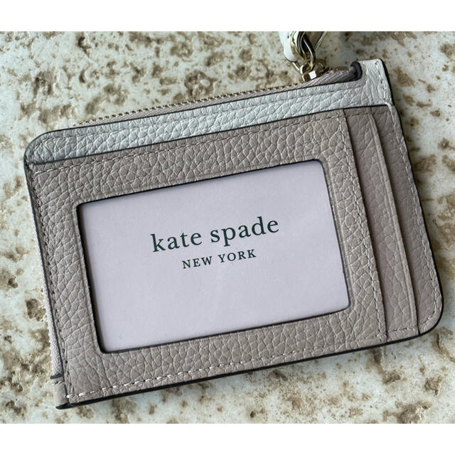 kate spade new york(ケイトスペードニューヨーク)のケイトスペードニューヨーク　小銭入れ　パスケース　定期　カードケース　ホルダー レディースのファッション小物(パスケース/IDカードホルダー)の商品写真