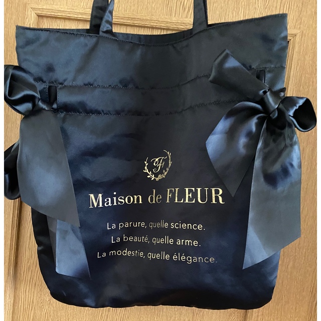 Maison de FLEUR(メゾンドフルール)のMaison de FLEUR ダブルリボントートバッグ ブラック レディースのバッグ(トートバッグ)の商品写真