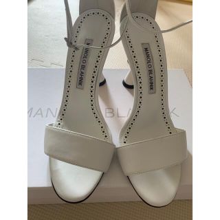 マノロブラニク(MANOLO BLAHNIK)のヒールサンダル(サンダル)