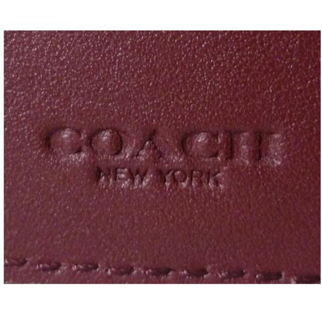 COACH(コーチ)の良品　コーチ　COACH　赤茶系　レザー　パスポートケース レディースのファッション小物(その他)の商品写真