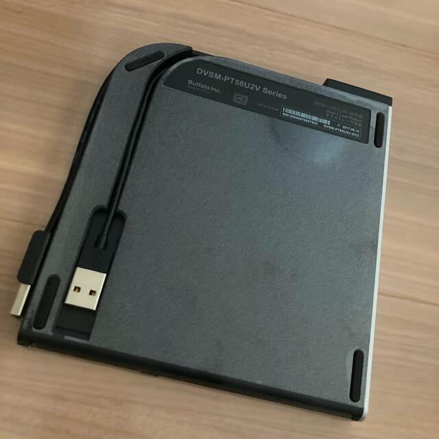 Buffalo(バッファロー)のBUFFALO ポータブルDVDドライブ DVSM-PT58U2V-SVD スマホ/家電/カメラのPC/タブレット(PC周辺機器)の商品写真