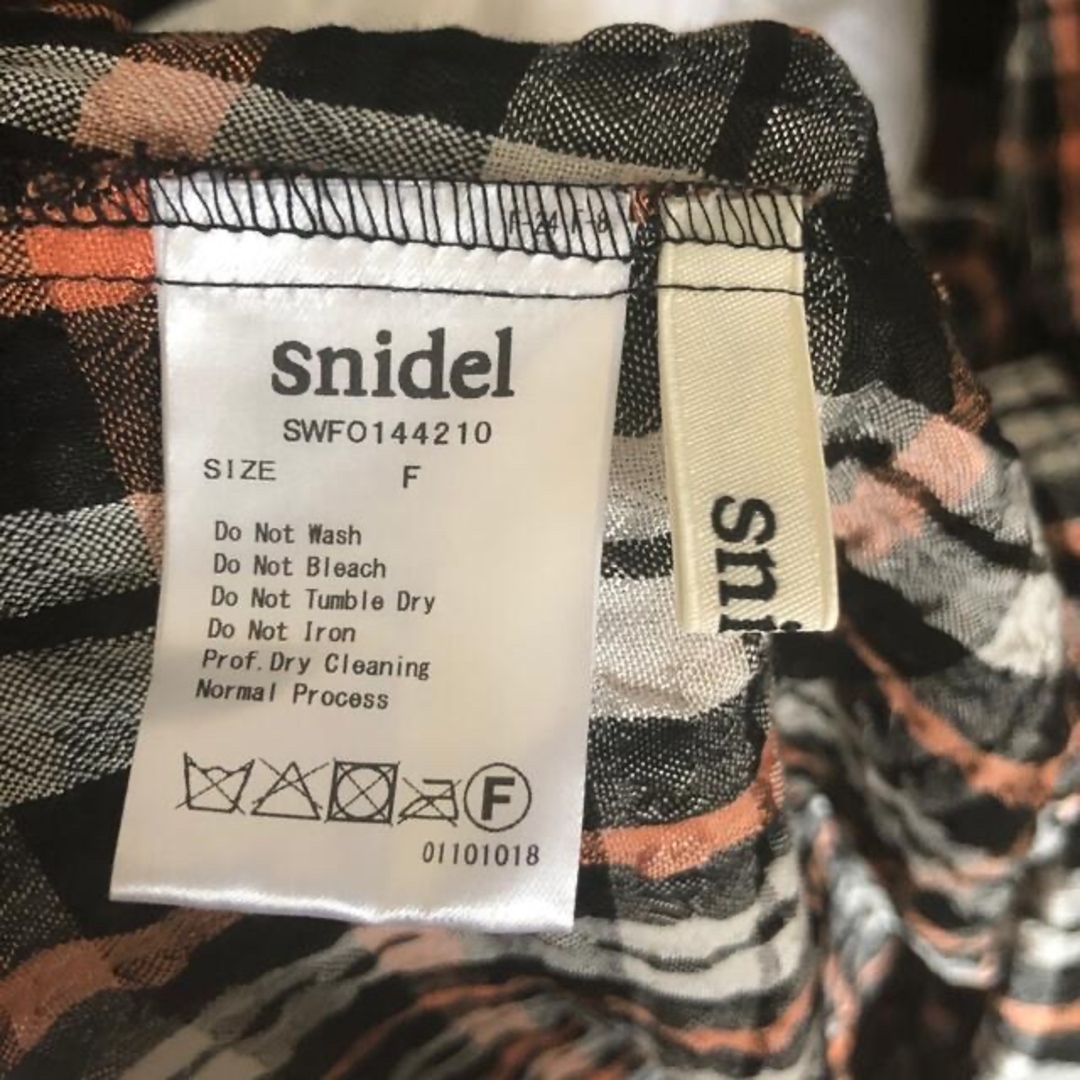 SNIDEL(スナイデル)の【未使用】スナイデル　チェックワンピース　袖無し レディースのワンピース(ロングワンピース/マキシワンピース)の商品写真