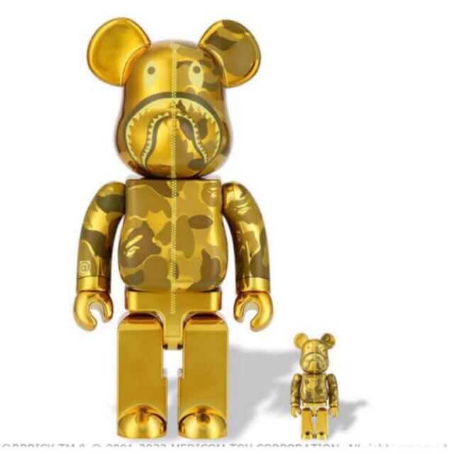 BE@RBRICK(ベアブリック)のBAPE CAMO SHARK BE@RBRICK 100% & 400%×2 エンタメ/ホビーのフィギュア(その他)の商品写真